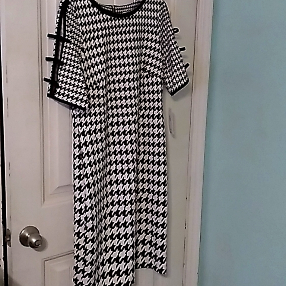 Shelby & Palmer Size 12 Black & White dress